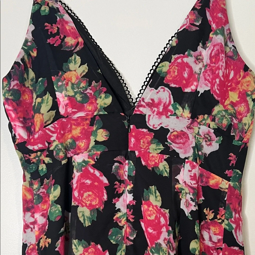 Floral V-Neck Ruffle Dress midi dress with fitted waistline and bustier red pink - Picture 6 of 7